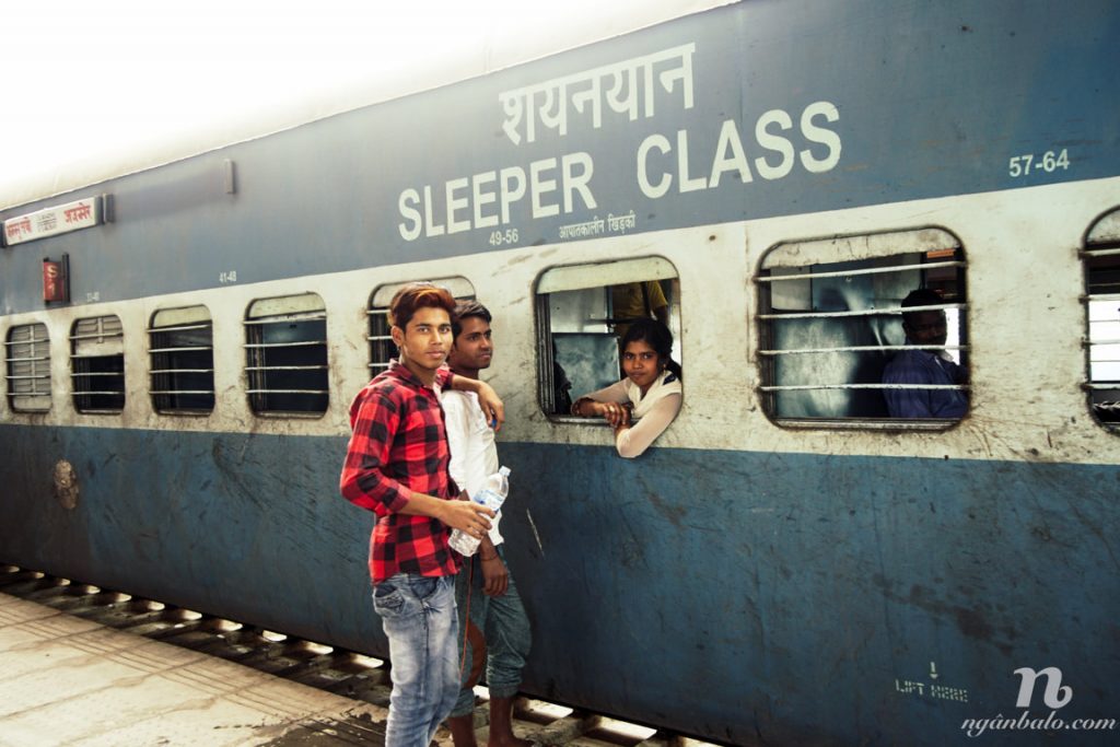 Kinh nghiệm đặt mua vé tàu hỏa online bên Ấn Độ