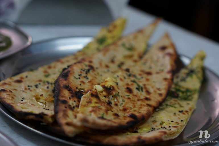 Ăn món Ấn chay ở Rishikesh