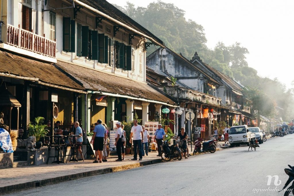 Nhật ký du lịch bụi Lào (1): Luang Prabang và thác Kuang Si