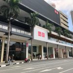 Bên trong cửa hàng Uniqlo Flagship lớn nhất Đông Nam Á ở Makati, Philippines